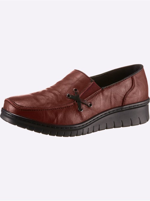 Mocassins en cuir avec élastiques latéraux et semelle amortissante - Taille standard - Witt - Kiabi Mocassins en cuir avec élastiques latéraux et semelle amortissante - Taille standard - Witt - Kiabi