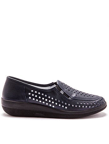 Mocassins en cuir perforés