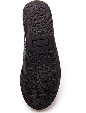 Mocassins en cuir perforés