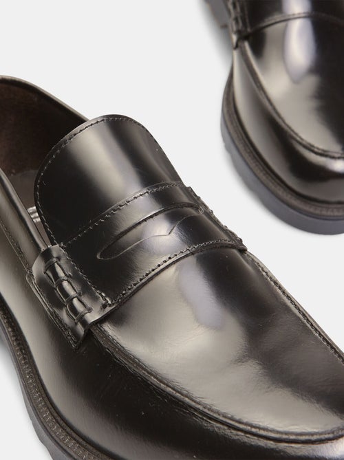 Mocassins en cuir verni avec semelle crantée BATA - Kiabi