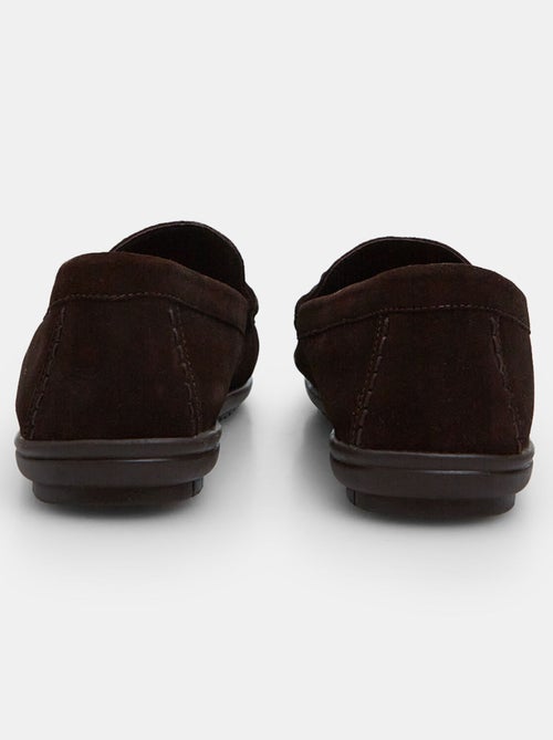 Mocassins Flexible en cuir velours avec barrette BATA - Kiabi Mocassins Flexible en cuir velours avec barrette BATA - Kiabi