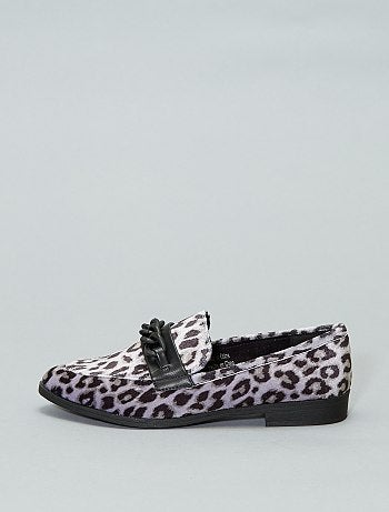 Product Osez l'originalité et le côté animal ! - Mocassins toucher doux - Maillons sur le dessus - Imprimé léopard all-over - Bout pointu - Semelle intérieure en simili - Semelle d'usure antidérapante - Petit talonHabillement Femme / Femme du 34 au 48 / Chaussures / Mocassins Standard KIABI