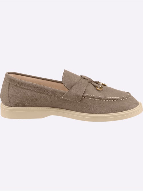 Mocassins matière synthétique - taille standard - helline - Kiabi Mocassins matière synthétique - taille standard - helline - Kiabi