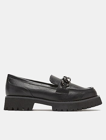 Mocassins semelles crantées et chaînette BATA