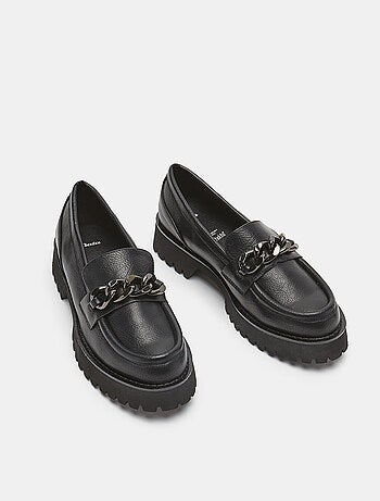 Mocassins semelles crantées et chaînette BATA