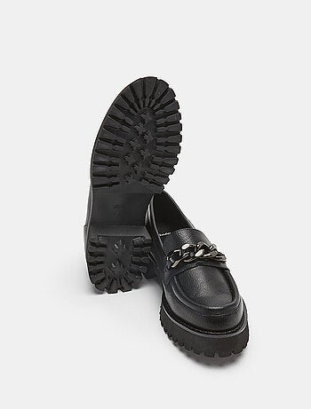 Mocassins semelles crantées et chaînette BATA