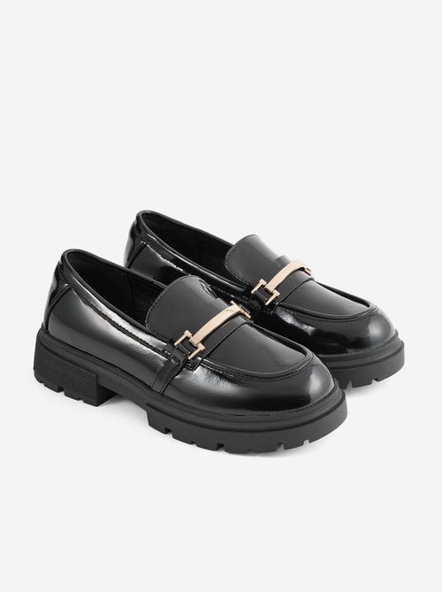 Mocassins vernies avec semelles crantées - Kiabi