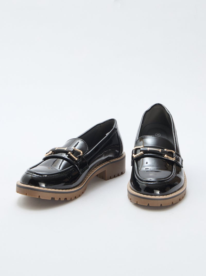 Mocassins vernis avec sangles dorées décoratives Noir - Kiabi