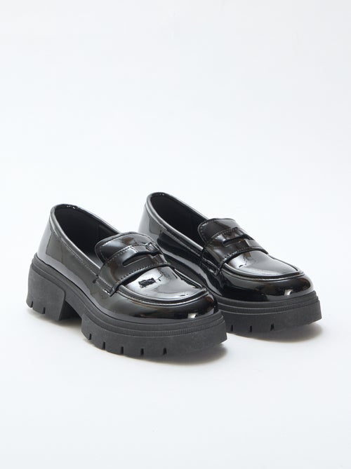 Mocassins vernis avec semelle crantée - Kiabi