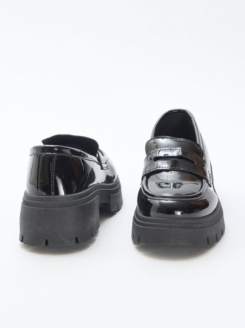 Mocassins vernis avec semelle crantée - Kiabi