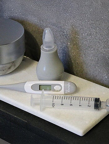 Mouche bébé avec poire Bo Jungle