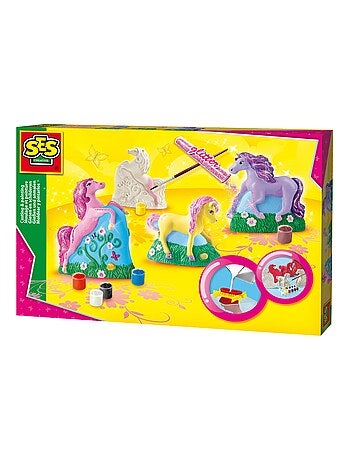 Moulage en plâtre et peinture : Trois chevaux