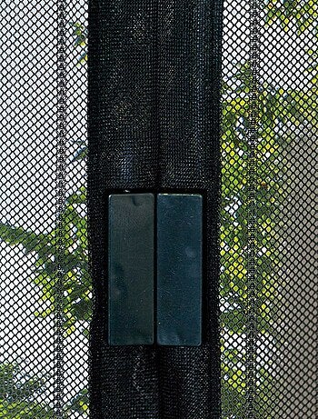 Moustiquaire avec fermeture aimantée