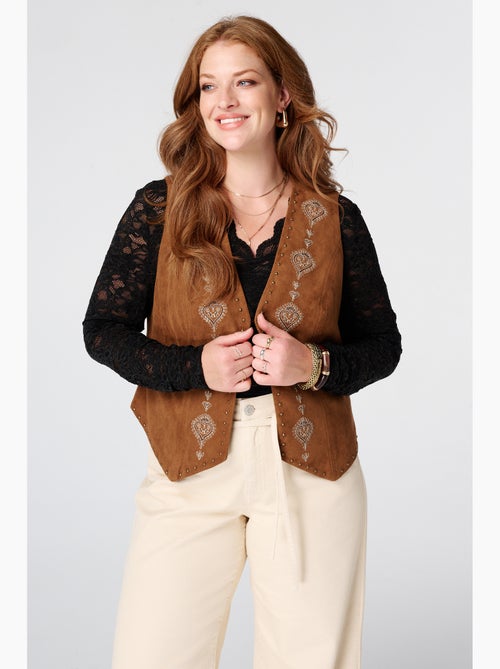Ms Mode Gilet Sans Manches gilet avec broderies et clous - Kiabi Ms Mode Gilet Sans Manches gilet avec broderies et clous - Kiabi