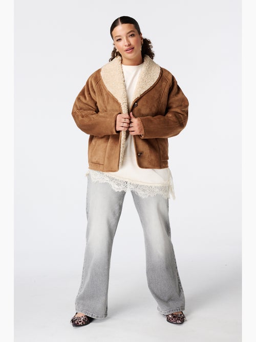 Ms Mode Manteaux manteau aspect suédine avec col en teddy - Kiabi Ms Mode Manteaux manteau aspect suédine avec col en teddy - Kiabi