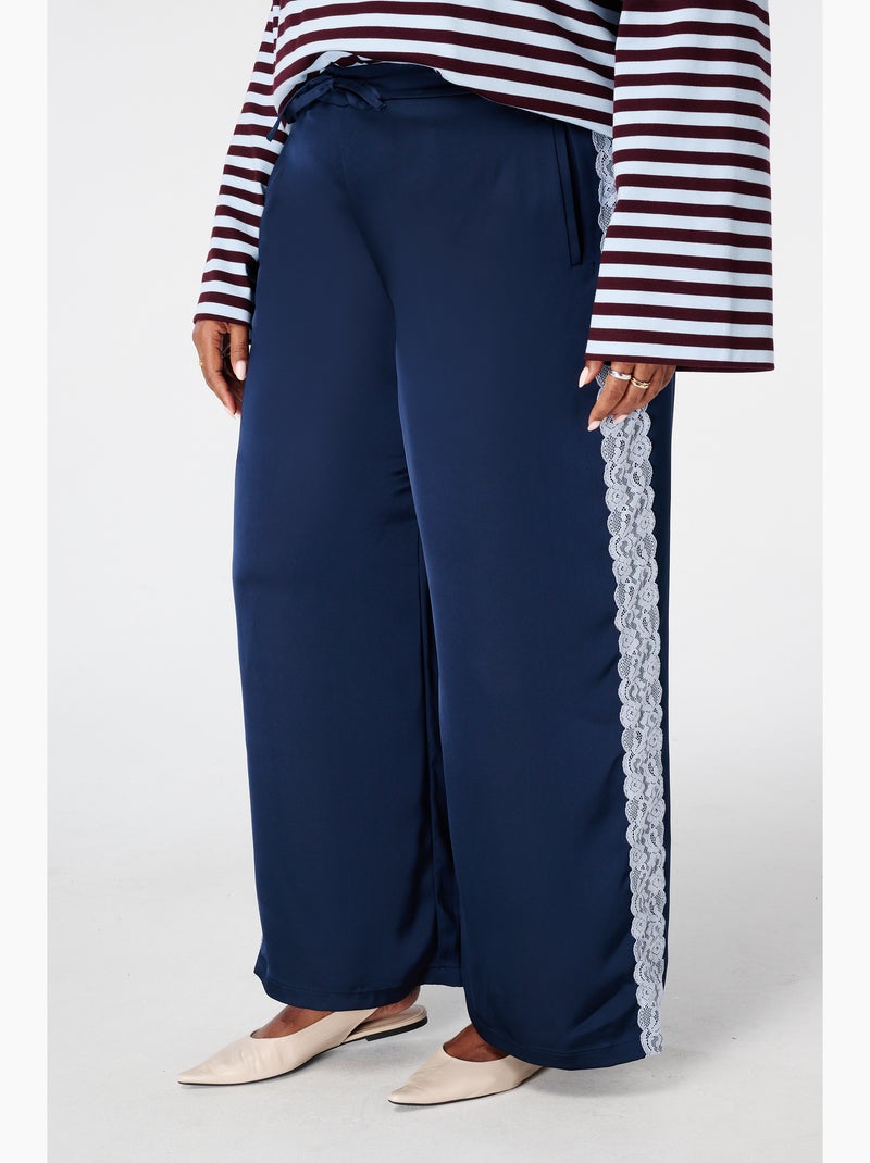 Ms mode pantalon avec détails en dentelle sur les côtés Bleu marine - Kiabi