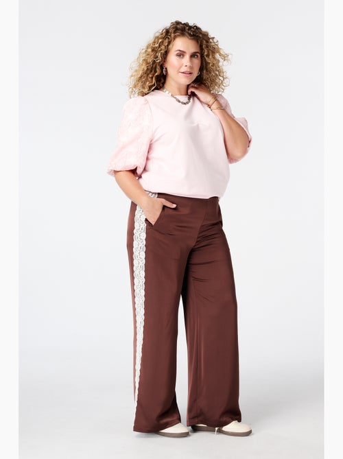 Ms mode pantalon avec détails en dentelle sur les côtés - Kiabi Ms mode pantalon avec détails en dentelle sur les côtés - Kiabi