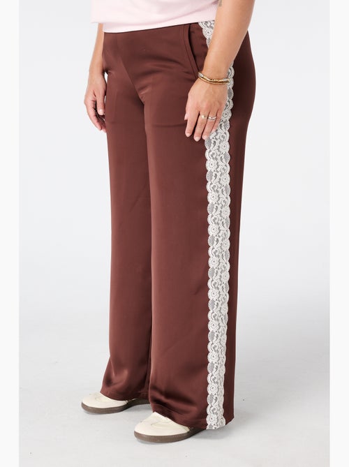Ms mode pantalon avec détails en dentelle sur les côtés - Kiabi Ms mode pantalon avec détails en dentelle sur les côtés - Kiabi