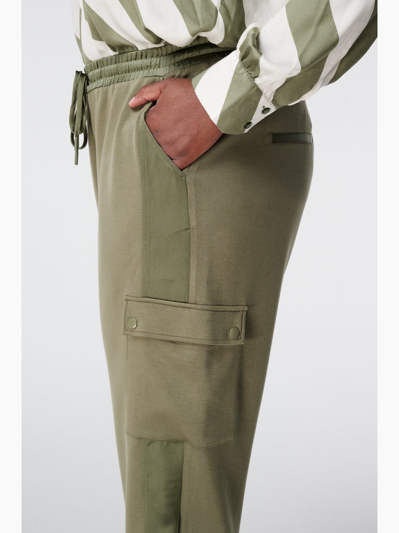 MS MODE Pantalon Pantalon de survêtement avec poches Vert sauge/Blanc cassé/Sable - Kiabi