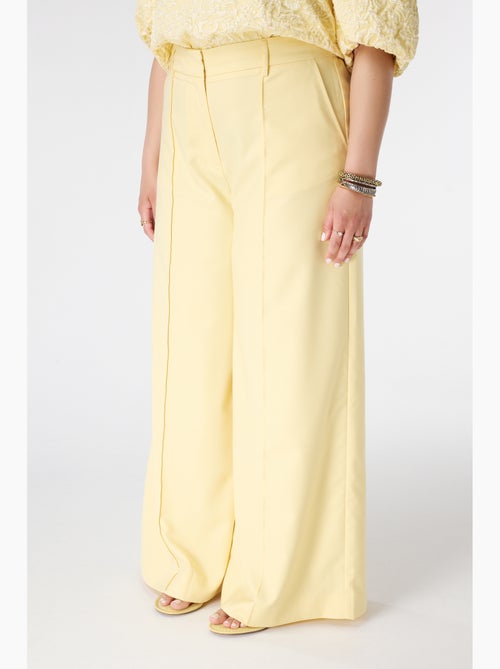 Ms mode pantalon wide leg avec coutures décoratives - Kiabi Ms mode pantalon wide leg avec coutures décoratives - Kiabi