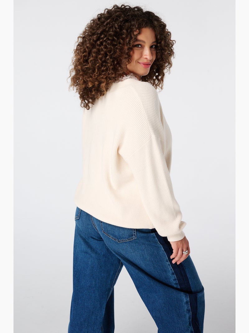Ms mode pull à col en v avec dentelle Blanc cassé - Kiabi