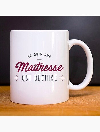 Mug JE SUIS UNE MAÎTRESSE QUI DÉCHIRE