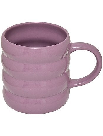 Mug poolside