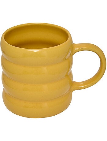 Mug poolside
