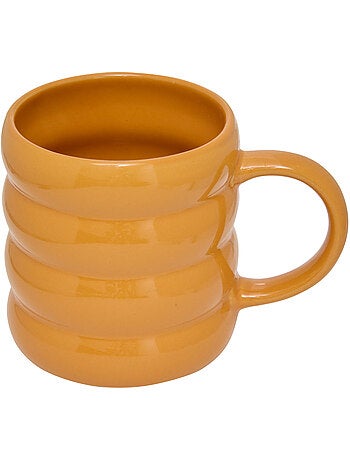 Mug poolside