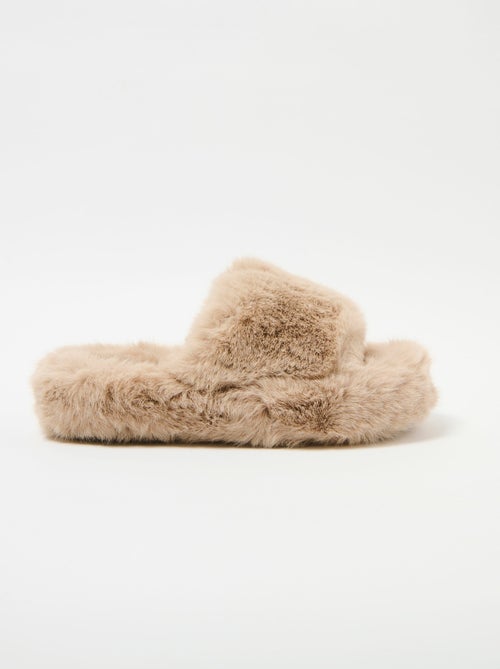 Mule tendance en fausse fourrure - AFIBEL - Kiabi