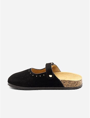 Mules à ardillon clouté