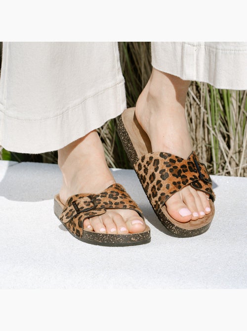 Mules claquettes à simple bride Léopard, semelle intérieur patch talon ultra confortables  Isotoner - Kiabi