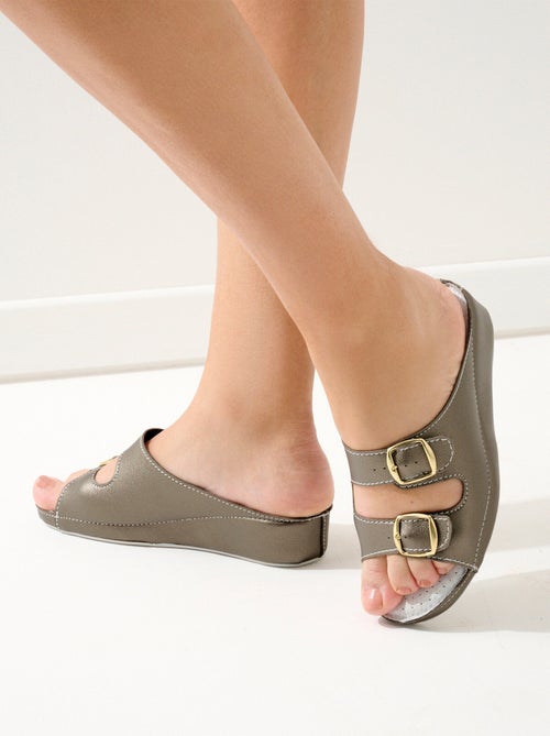 Mules confort grande largeur à boucles - Kiabi