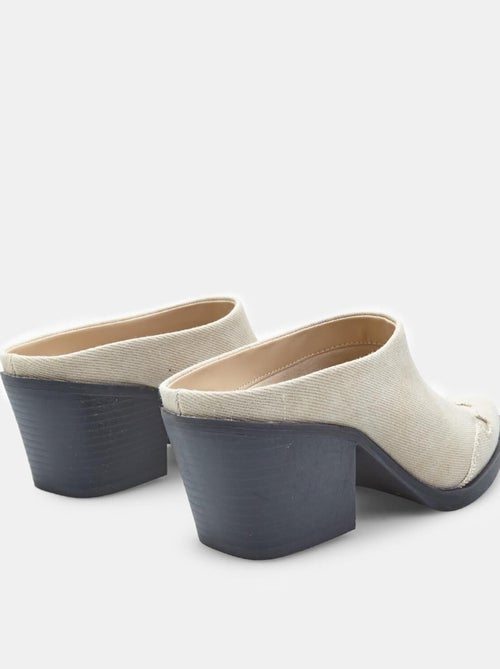 Mules confortables modèle Western BATA - Kiabi Mules confortables modèle Western BATA - Kiabi