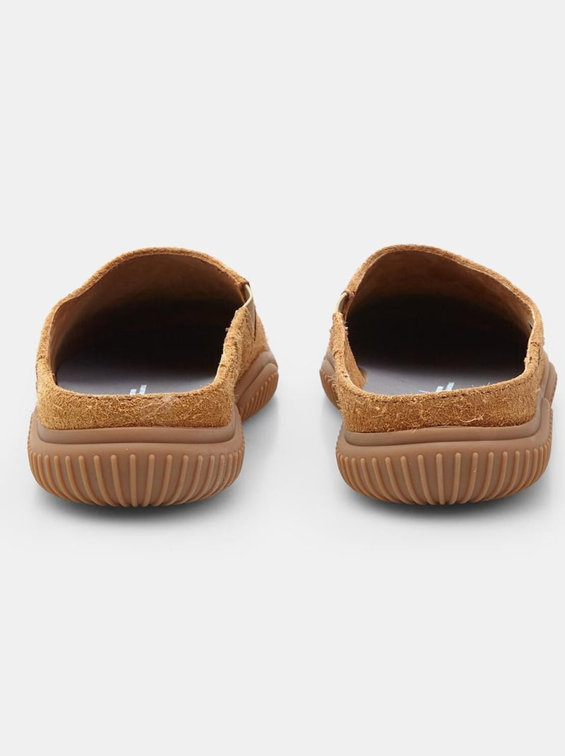 Mules en daim Bata Bronze - Kiabi