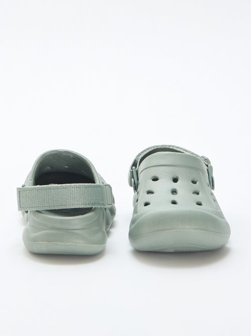 Mules fermées de plage unie - Kiabi