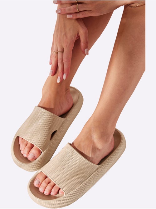 Mules Matière Synthétique - Taille Standard - Helline - Kiabi Mules Matière Synthétique - Taille Standard - Helline - Kiabi