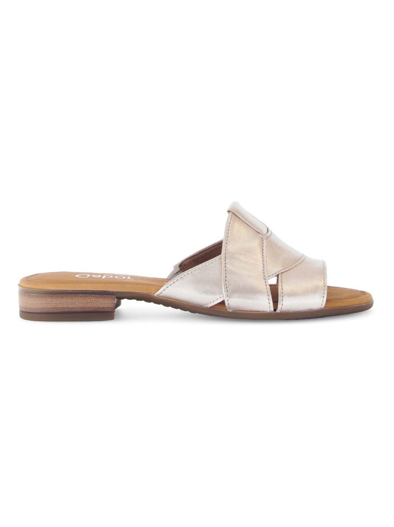 Mules poudrées métallisées en cuir métallisé Or rose - Kiabi