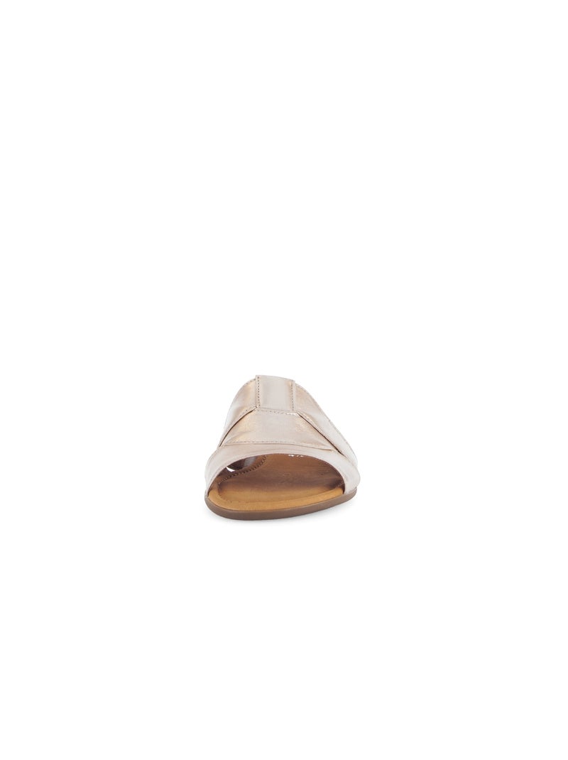 Mules poudrées métallisées en cuir métallisé Or rose - Kiabi