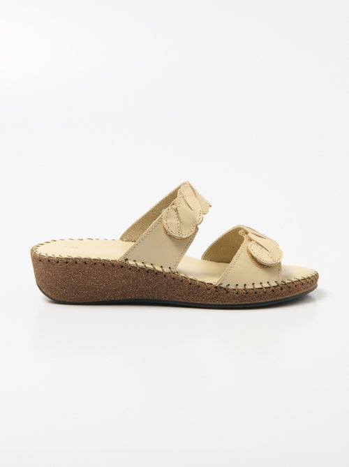 Mules scratchées compensées cuir largeur confort - Afibel - Kiabi