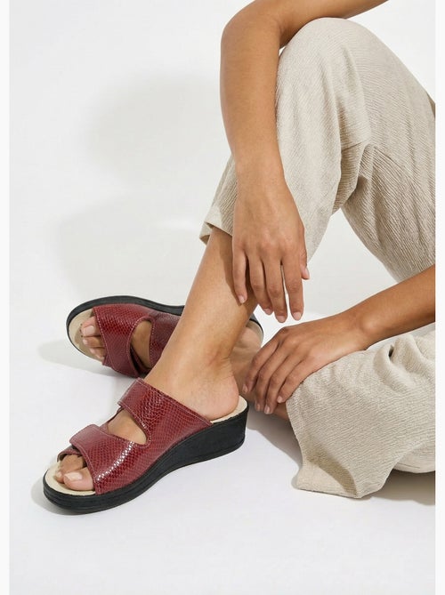 Mules scratchées grande largeur cuir - Afibel - Kiabi