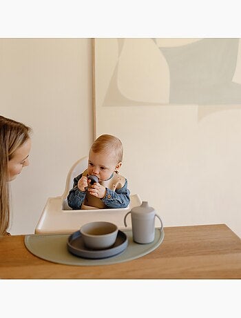 Mushie - set de table en silicone vert cambridge blue pour enfant
