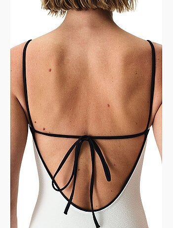 Nadia maillot de bain texturé à décolleté en v profond penti