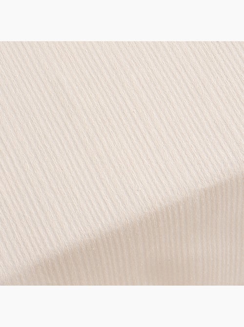 Nappe antitache avec tissu texturé à fines rayures - Gamusi. - Kiabi Nappe antitache avec tissu texturé à fines rayures - Gamusi. - Kiabi