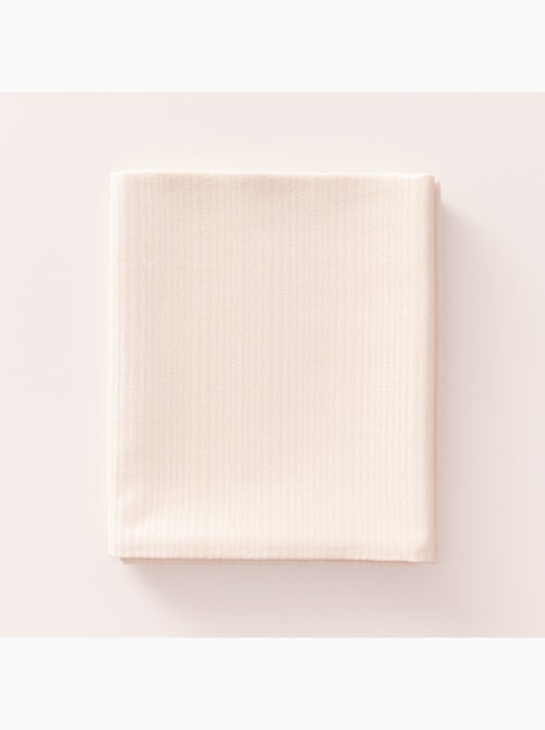 Nappe antitache avec tissu texturé à fines rayures - Gamusi. - Kiabi Nappe antitache avec tissu texturé à fines rayures - Gamusi. - Kiabi
