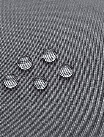 Nappe carrée et enduite antitache