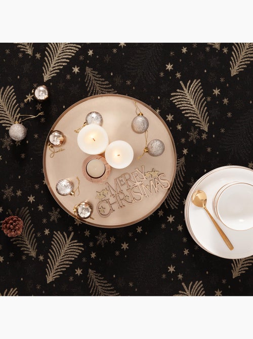 Nappe de noël en coton, sapins et étoiles dorés en relief - gamusi - Kiabi Nappe de noël en coton, sapins et étoiles dorés en relief - gamusi - Kiabi