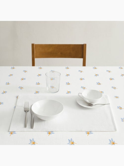 Nappe imprimée anti-taches style méditerranéen, motif floral - Gamusi - Kiabi Nappe imprimée anti-taches style méditerranéen, motif floral - Gamusi - Kiabi