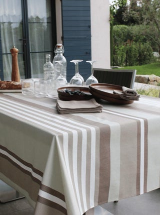 Nappe plastifiée à rayures extérieure
