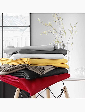 Nappe rectangulaire – Polyester uni – Essentiel – Finition ourlet